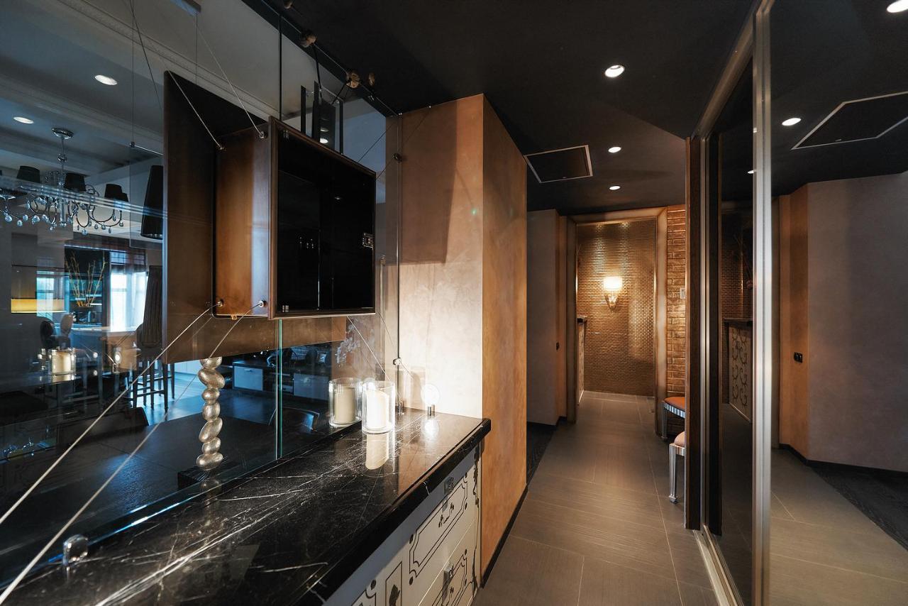 So Fashionable Apartment In The Heart Of Минск Екстериор снимка