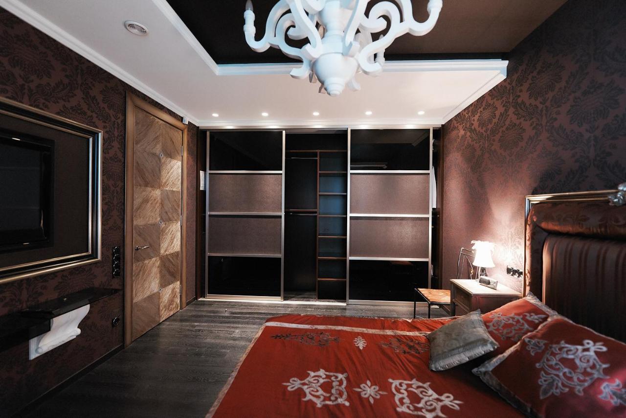 So Fashionable Apartment In The Heart Of Минск Екстериор снимка
