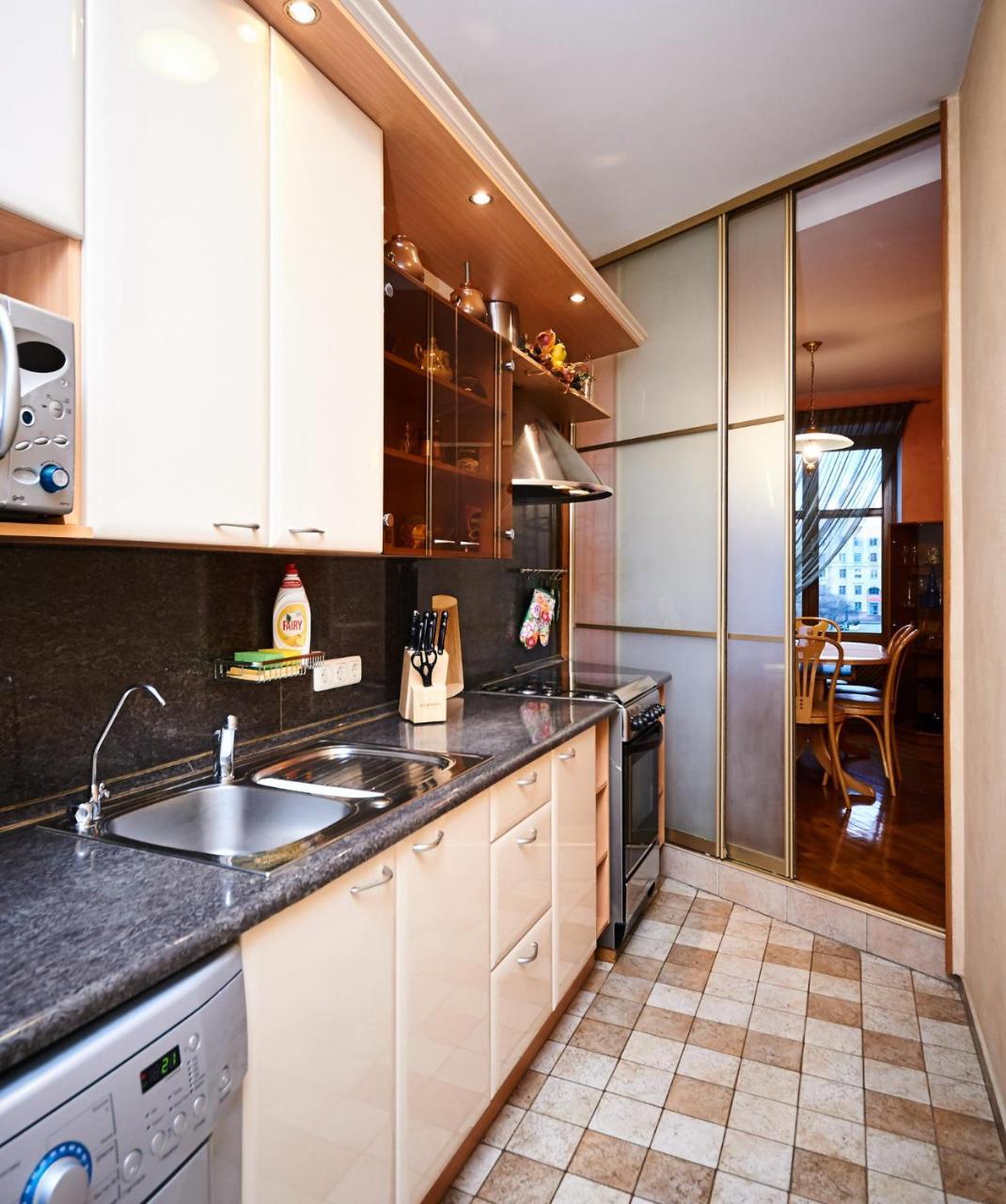 So Fashionable Apartment In The Heart Of Минск Екстериор снимка